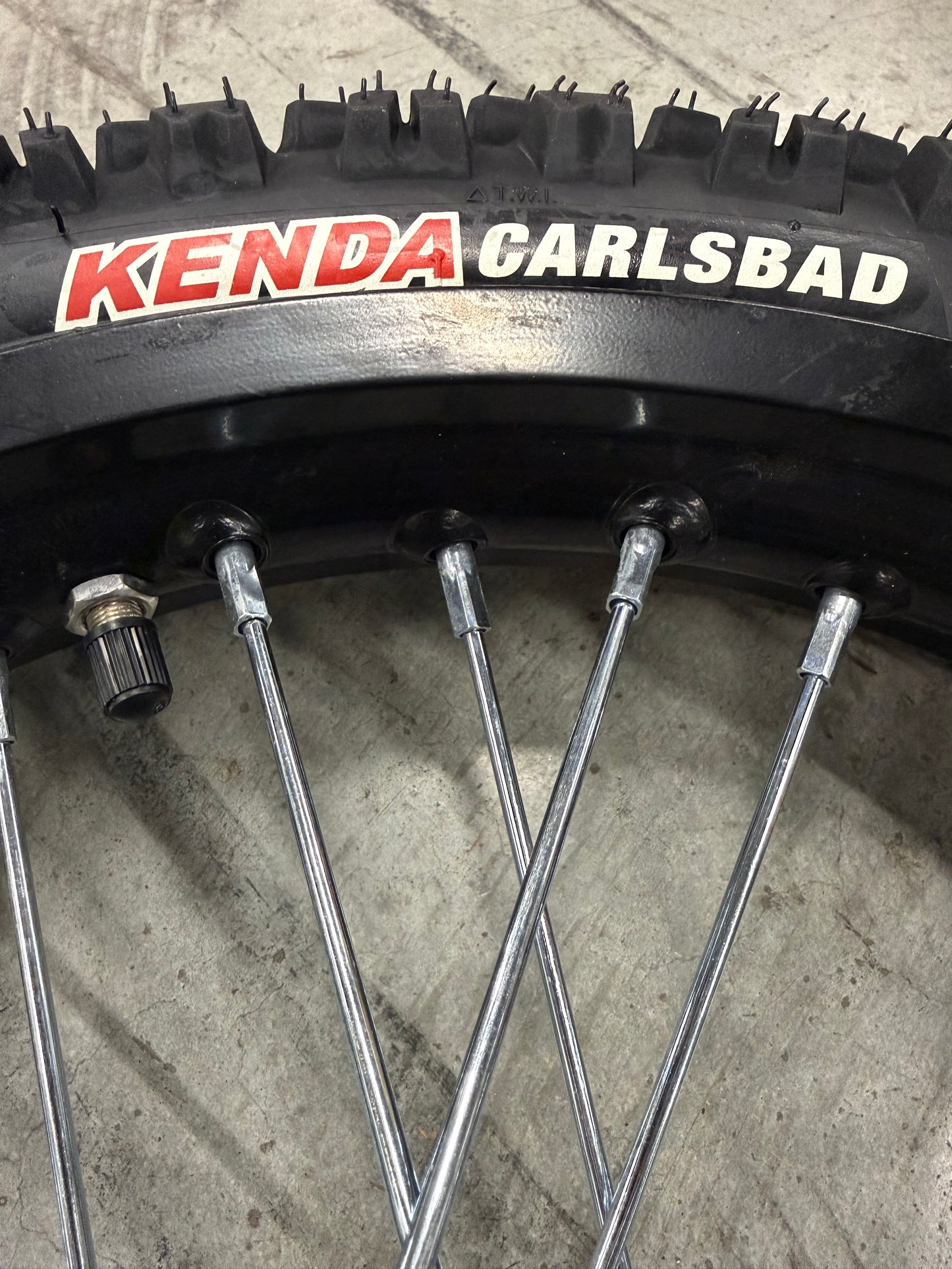 14in Spoke Dirt Front wheel w/ Kenda Carlsbad tire