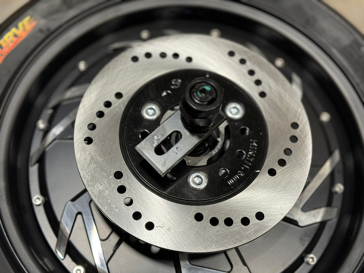 QS260 45H v4 Hub Motor with Kenda Curve Tire