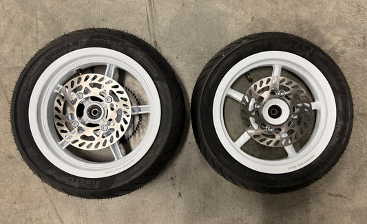 Razor 12in Super Motos w/ Pirelli Diablo Rosso Tires