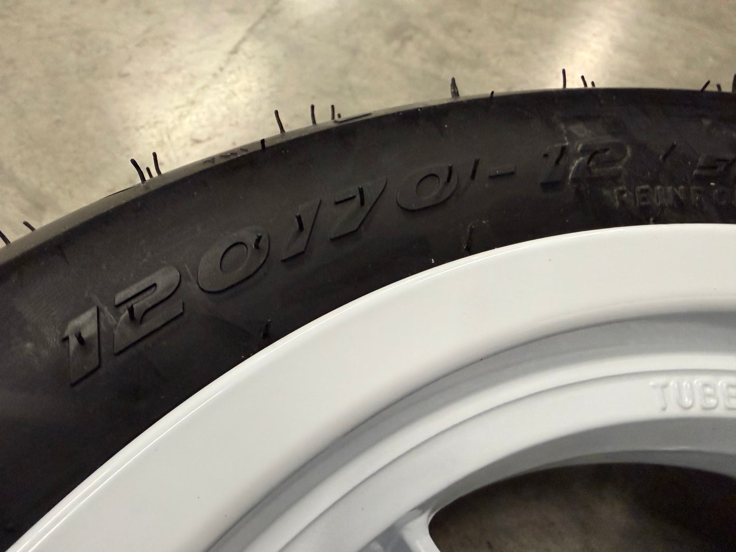 Razor 12in Super Motos w/ Pirelli Diablo Rosso Tires