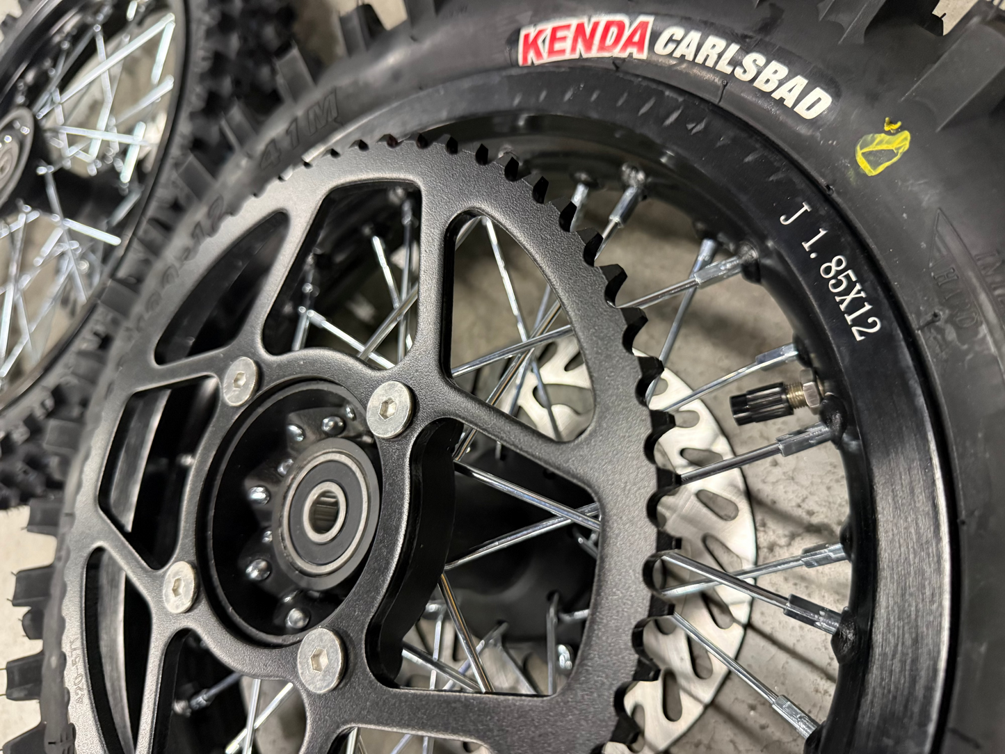 12/14 Dirt Wheel Set for Tuttio/EM5 w/ Kenda Carlsbad Tires